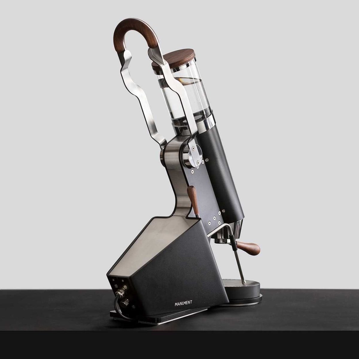 Manument - Leva Machine - Café Liégeois Canada Inc.